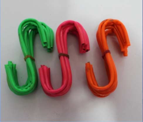Ganchos "S" de plastico para Ropa